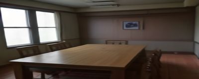 华体会app礼遇中心界面，新用户首充奖励与每周返水活动展示，金色奖励图标配色